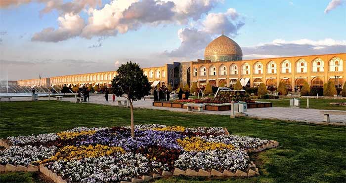 اصفهان: نصف جهان