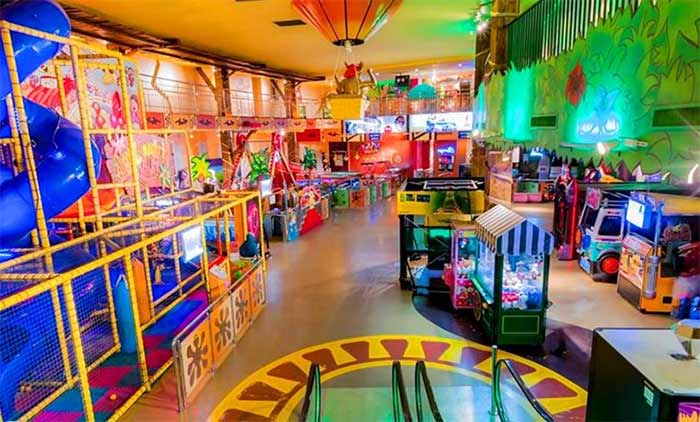 پارک سرپوشیده ماریالند در لاهیجان 